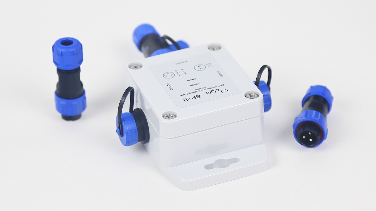 IP68 DMX усилитель VJLight SP-1i с двойной гальванической развязкой и индикаторами. Герметичный, всепогодный.